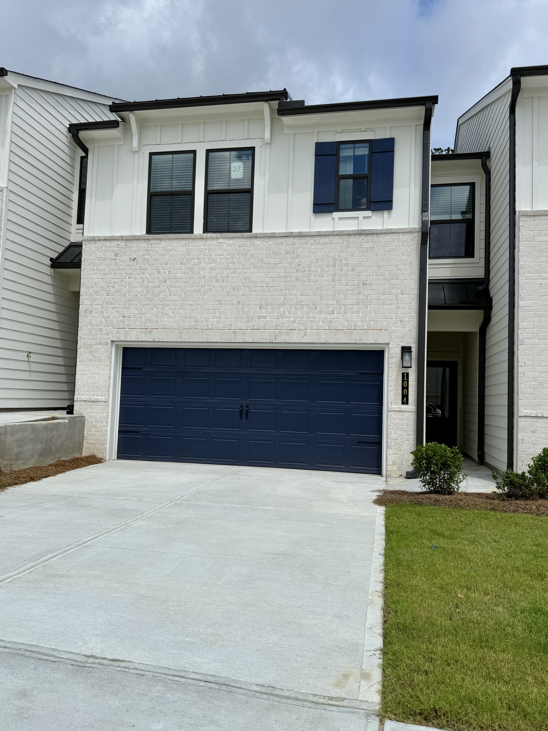 1004 Sutherland Lane - 1